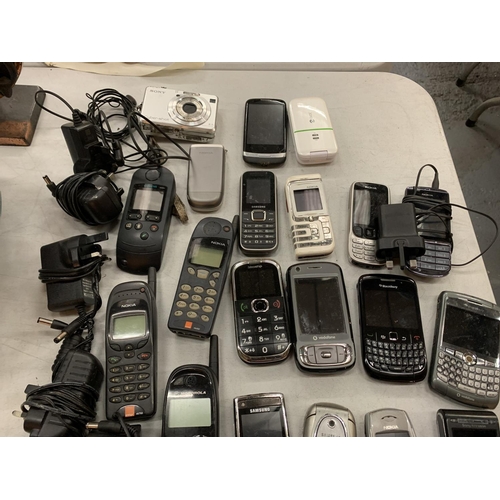 117 - A LARGE QUANTITY OF MOBILE PHONES