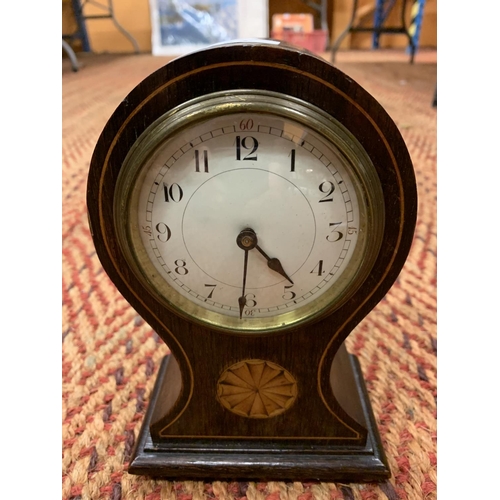 171 - A WOODEN CARRIAGE CLOCK WITH INLAY DETAIL