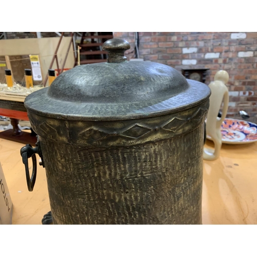 221 - A BRASS LIDDED COAL BUCKET WITH HORSESHOE HANDLES