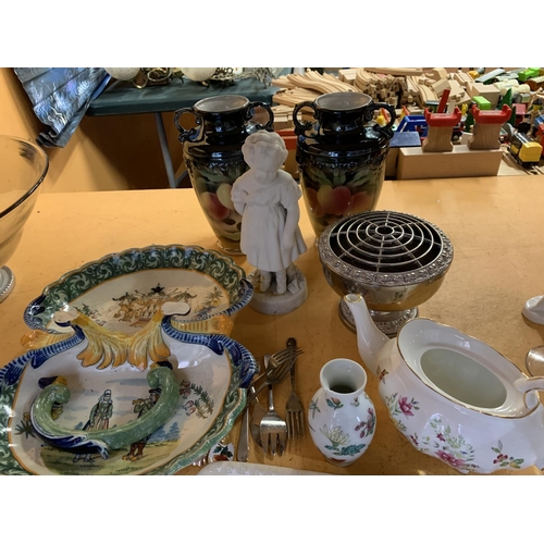 249 - AN ASSORTMENT OF CERAMIC WARE TO INCLUDE A PAIR OF VASES AND A SILVERPLATED ROSE BOWL ETC