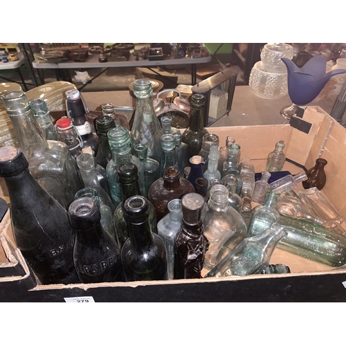 279 - A LARGE COLLECTION OF VINTAGE BOTTLES