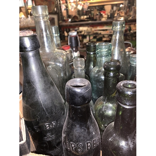 279 - A LARGE COLLECTION OF VINTAGE BOTTLES