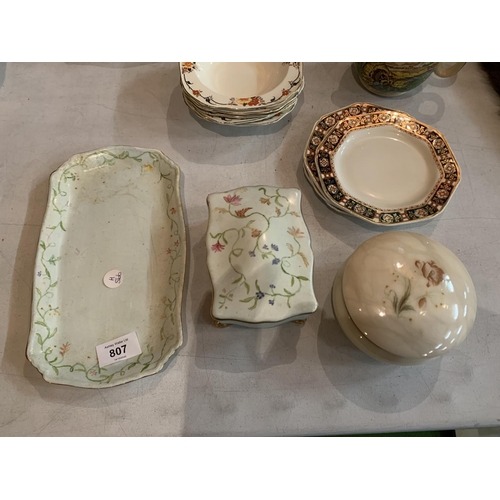 807 - VARIOUS CERAMIC ITEMS TO INCLUDE TO DISHES, FIGURINES, PLATES ETC