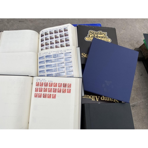 325 - A COLLECTION OF DANISH STAMPS TO FIVE BINDERS, PLUS ONE EMPTY