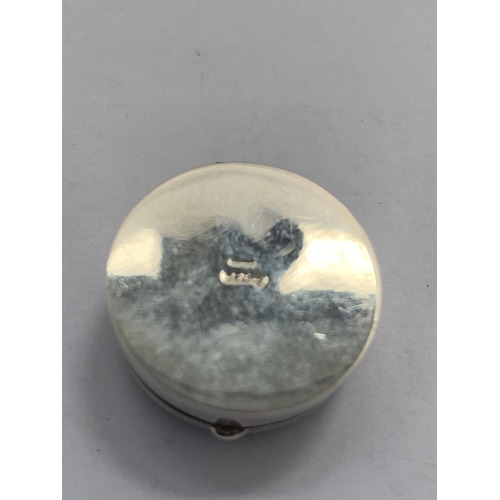 607 - A STAMPED 925 SILVER PILL BOX