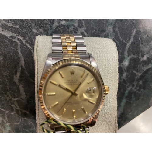 401 - A ROLEX DATE JUST GENTLEMAN'S WRIST WATCH WITH 18 CARAT GOLD AND STAINLESS  STEEL CASE AND STRAP IN ... 