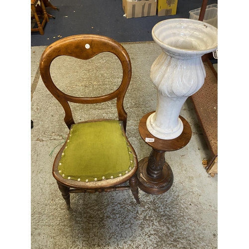 275 - A VINTAGE UPHOLSTERED BENTWOOD CHAIR AND A WOODEN STAND WITH WHITE CERAMIC JARDINERE