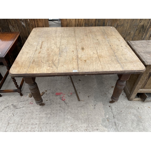 2134 - AN EARLY 20TH CENTURY SCRUB TOP WIND OUT  KITCHEN TABLE