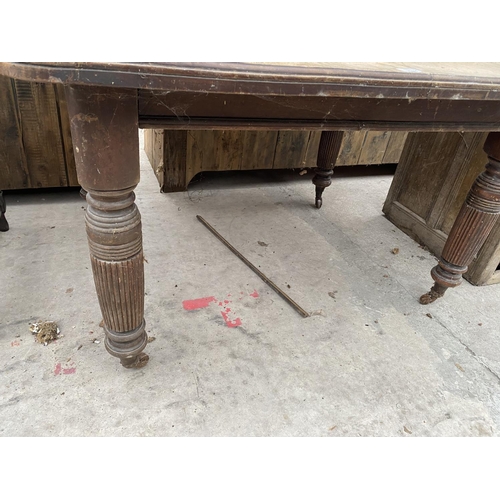 2134 - AN EARLY 20TH CENTURY SCRUB TOP WIND OUT  KITCHEN TABLE