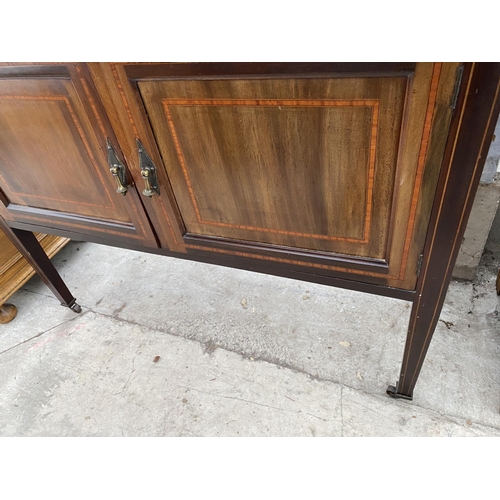 1811 - AN EDWARDIAN MAHOGANY AND INLAID MARBLE TOP WASH STAND, 42.5