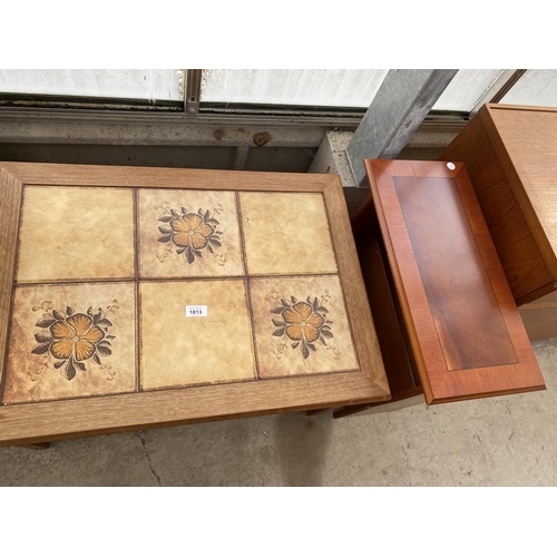 1813 - A MODERN TILE-TOP COFFEE TABLE AND YEW WOOD EFFECT MAGAZINE RACK