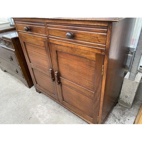 1818 - A MID 20TH CENTURY MAHOGANY DRESSER WITH CUPBOARD AND DRAWERS TO BASE, COMPLETE WITH PLATE RACK, 38.... 