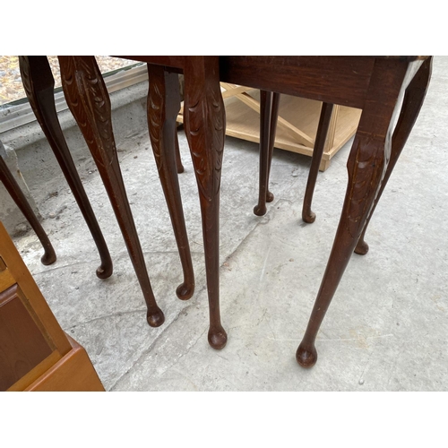 1830 - A MAHOGANY NEST OF THREE TABLES