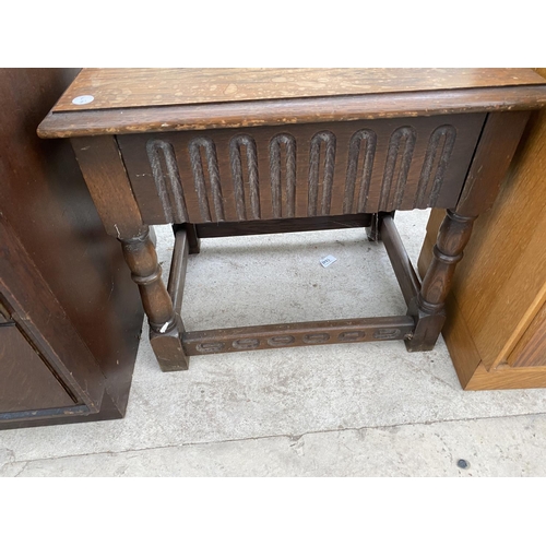 1833 - AN OAK CHEST OF FOUR DRAWERS AND A JACOBEAN STYLE STOOL WITH LIFT-UP LID