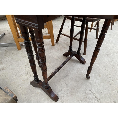 1840 - AN EDWARDIAN MAHOGANY SUTHERLAND TABLE AND COMB BACK WINDSOR STYLE CHAIR