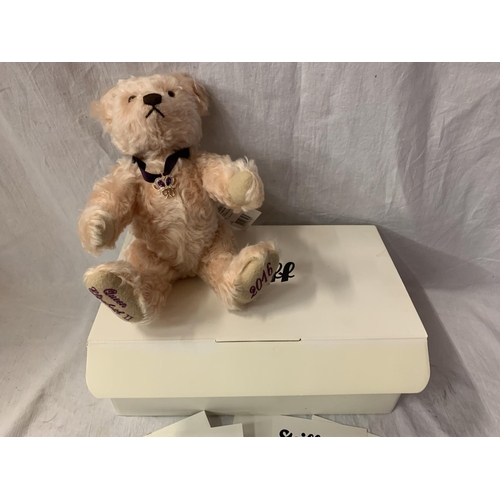 323 - A STEIFF 'THE QUEENS 90TH BIRTHDAY BEAR' EXCLUSIVE TO DANBURY MINT BOXED WITH CERTIFICATE