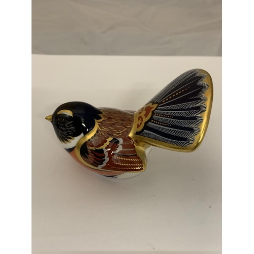 737 - A ROYAL CROWN DERBY FANTAIL BIRD WITH STOPPER