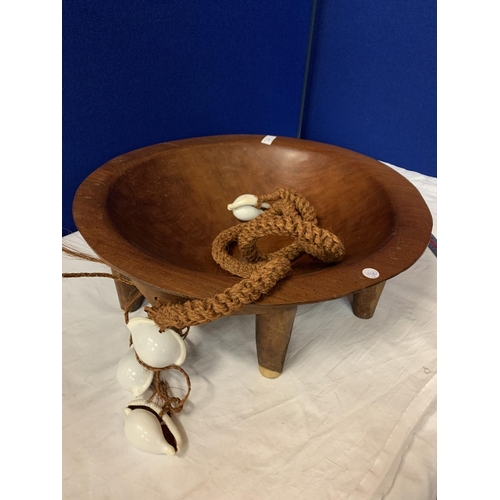 11 - A LARGE TREEN SIX LEGGED BOWL WITH ROPE AND SHELL DETAIL