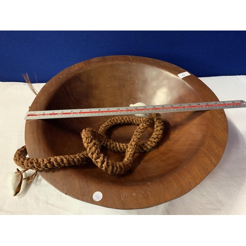 11 - A LARGE TREEN SIX LEGGED BOWL WITH ROPE AND SHELL DETAIL