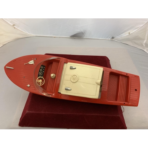 205 - A 'TRI-ANG' FOURTEEN INCH MODEL ELECTRIC SPEEDBOAT