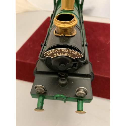 208 - A TINPLATE GREEN MODEL OF A 'GREAT WESTERN RAILWAY' TRAIN