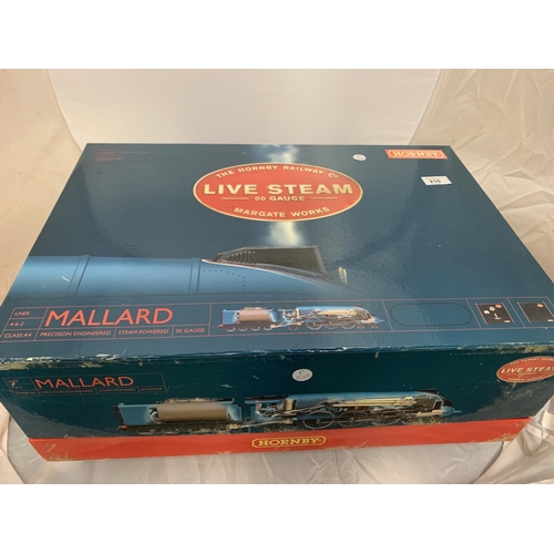 210 - AN AS NEW AND BOXED 00 GAUGE HORNBY LIVE STEAM MALLARD SET