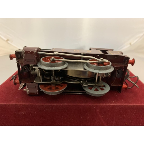 211 - A MODEL HORNBY TRAIN WITH BOX