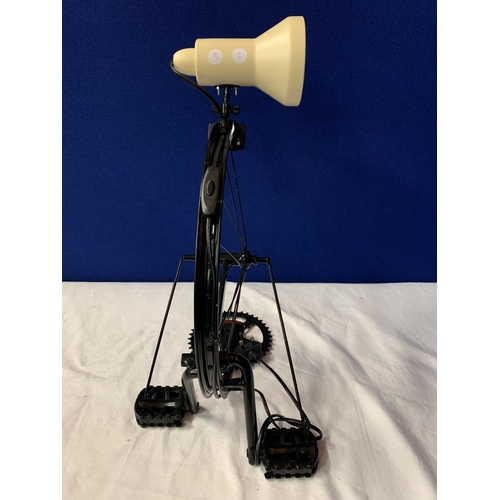 22 - A MODERN TABLE LAMP UTILISING BICYCLE PARTS IN WORKING ORDER