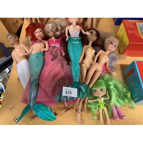 233 - AN ASSORTMENT OF BARBIE DOLLS TO INCLUDE TWO MERMAID BARBIES