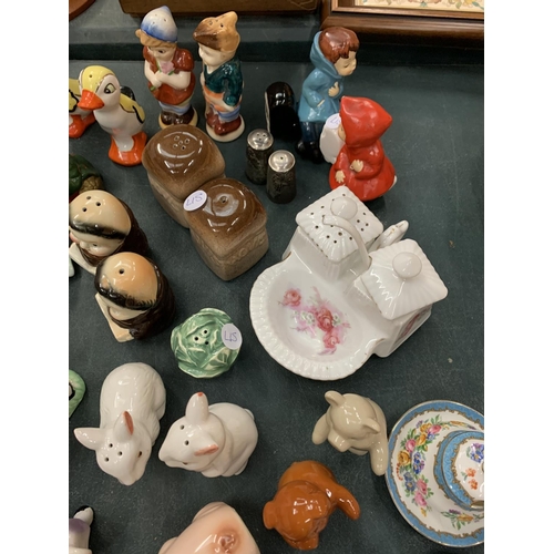 99 - A LARGE QUANTITY OF COLLECTABLE SALT AND PEPPER SETS