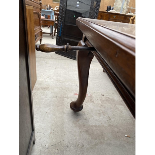 1848 - AN EDWARDIAN MAHOGANY WIND-OUT DINING TABLE ON CABRIOLE LEGS, 48x41