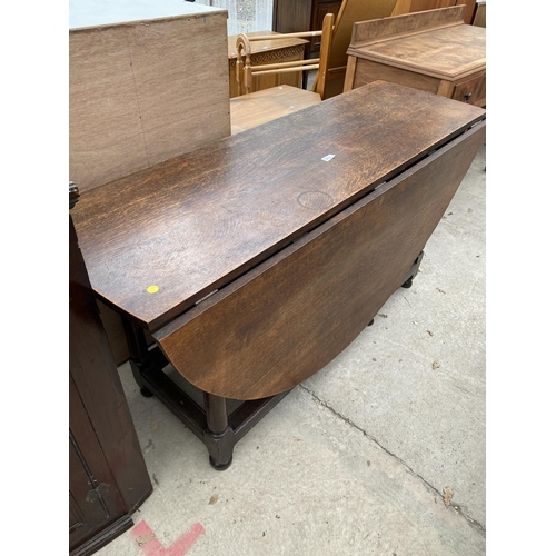 1876 - AN 18TH CENTURY AND LATER OAK GATELEG DINING TABLE