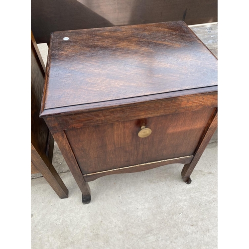 1915 - AN EARLY 20TH CENTURY OAK CHEST OF THREE DRAWERS, 24