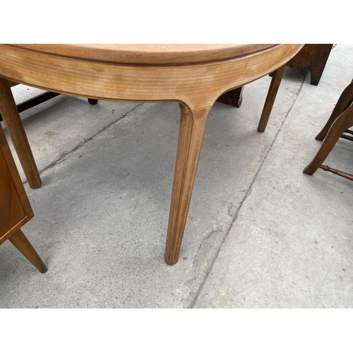 1939 - A G-PLAN STYLE TEAK EXTENDING DINING TABLE, 60x39