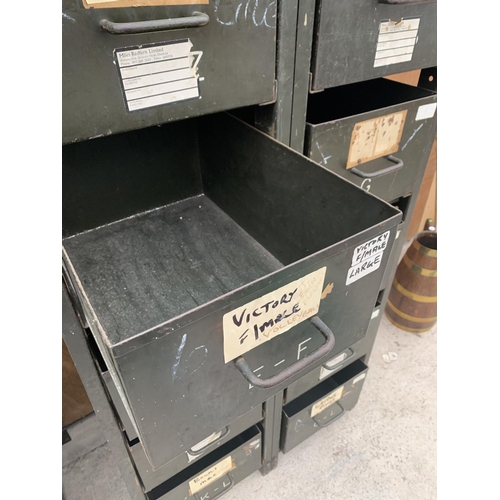 1208 - A VINTAGE INDUSTRIAL 10 DRAWER METAL STORAGE UNIT