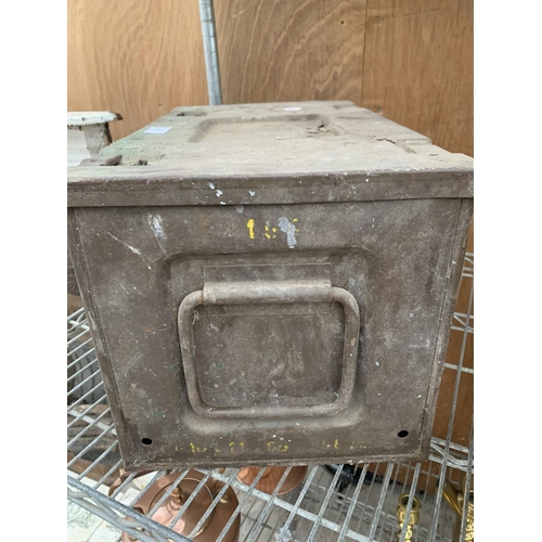 1221 - A LARGE VINTAGE ORIGINAL WW2 AMMUNITION BOX. WIDTH 45CM, HEIGHT 26CM, DEPTH 28CM