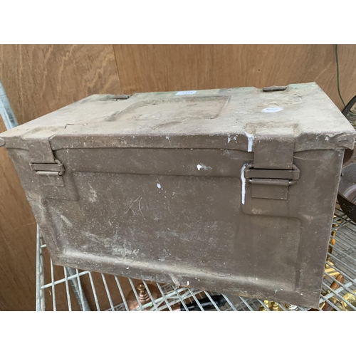 1221 - A LARGE VINTAGE ORIGINAL WW2 AMMUNITION BOX. WIDTH 45CM, HEIGHT 26CM, DEPTH 28CM