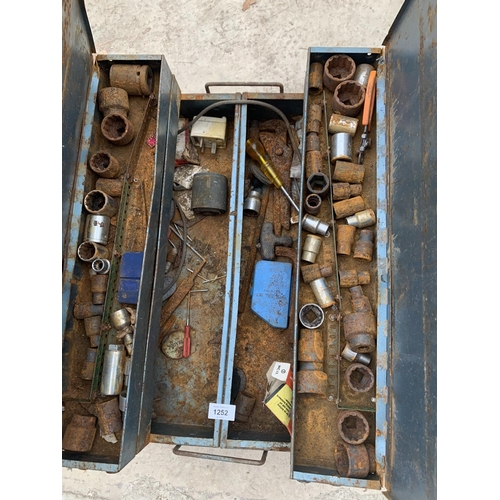 1252 - A LARGE TOOL BOX WITH CONTENTS