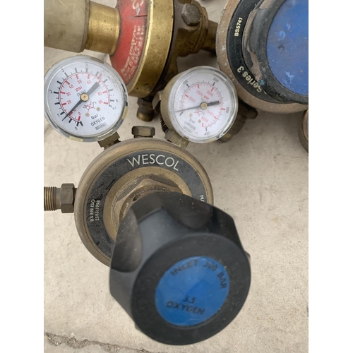 1385 - VARIOUS PRESSURE GAUGES