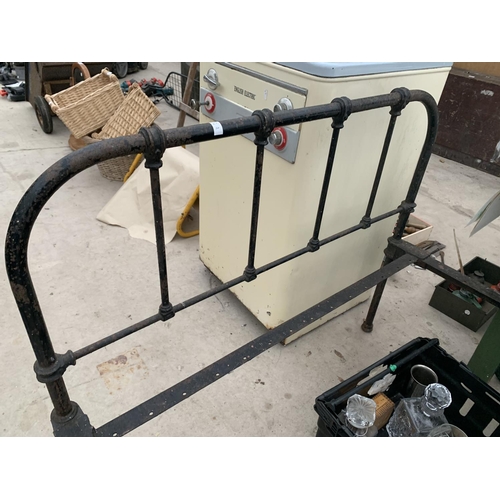 1400 - A VINTAGE METAL SINGLE BED FRAME