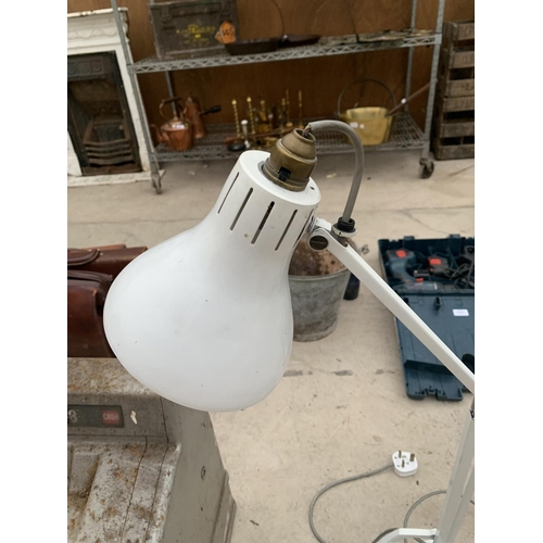 1416 - A VINTAGE ANGLE POISE LAMP