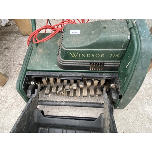 1528 - A WINDSOR ELECTRIC SCARIFIER