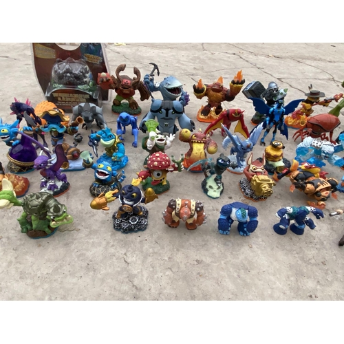 1567 - A LARGE QUANTITY OF SKYLANDERS TOYS