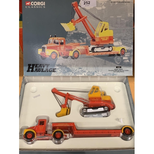 252 - A CORGI CLASSIC SHORT BROS SCAMMELL HISHWAYMAN LOW LOADER AND SHOVEL