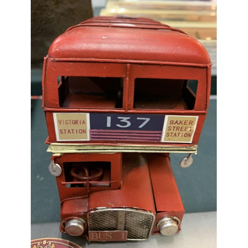 486 - A METAL REPLICA MODEL OF A RED LONDON DOUBLE DECKER BUS