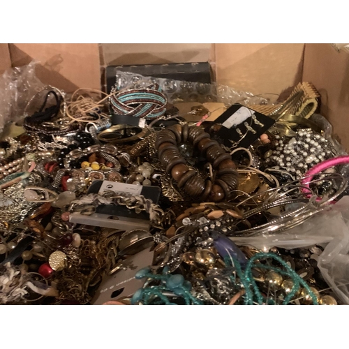 1020 - A LARGE QUANTITY OF COSTUME JEWELLERY TO INCLUDE BOTH METAL AND WOODEN ITEMS