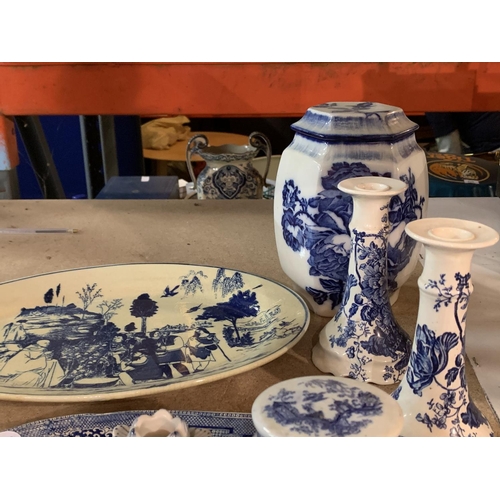 1023 - A SELECTION OF BLUE AND WHITE ORIENTAL STYLE CERAMICS