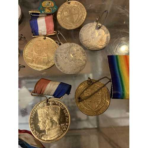 656 - A SELECTION OF COMMEMORATIVE MEDALS