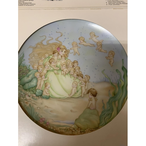 672 - A BOXED LIMITED EDITION DECORATIVE PLATE DEPICTING CHARLES KINGLEY'S THE WATER BABIES DESIGNED BY SA... 