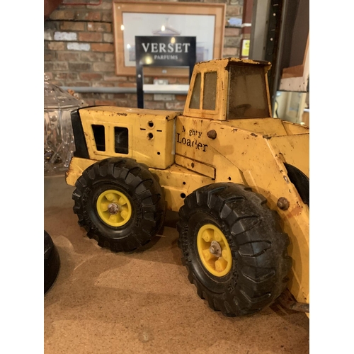 835 - A VINTAGE LARGE TONKA MIGHTY LOADER